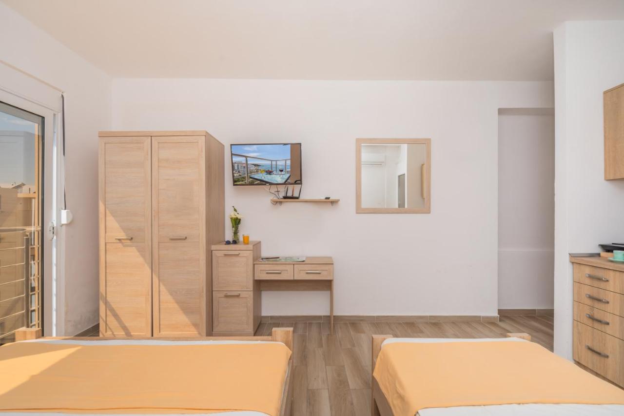 Apartments Добра-Вода Экстерьер фото