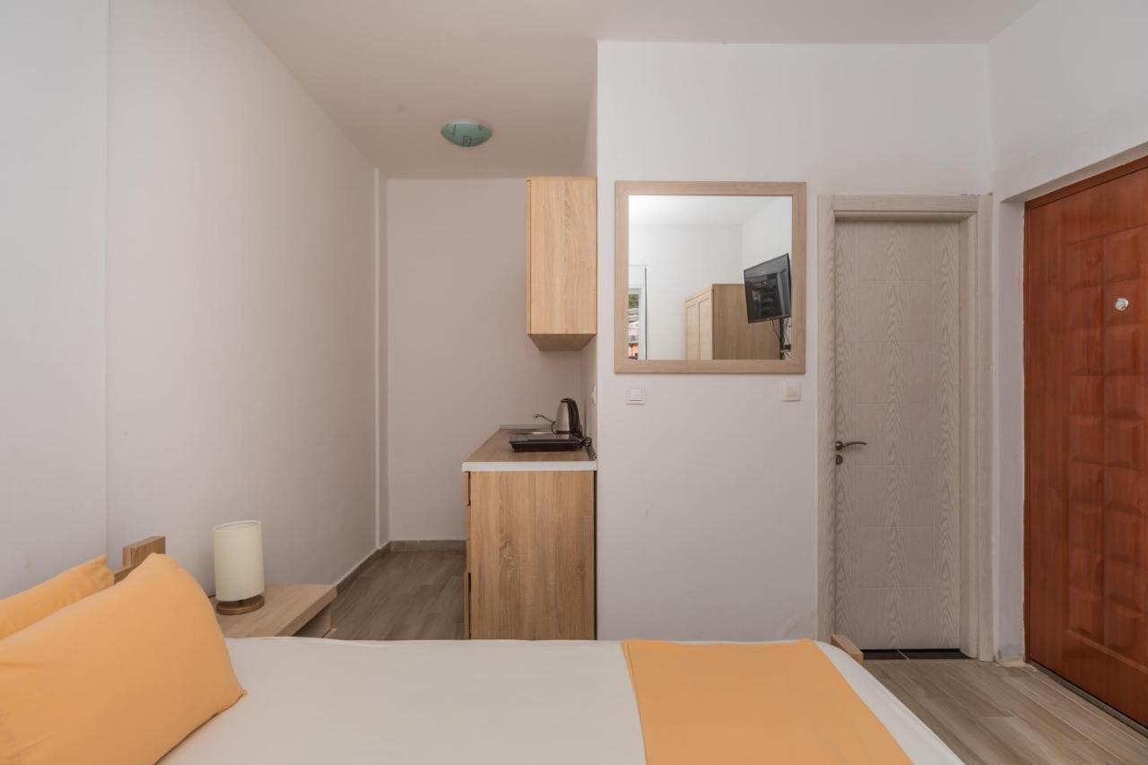 Apartments Добра-Вода Экстерьер фото
