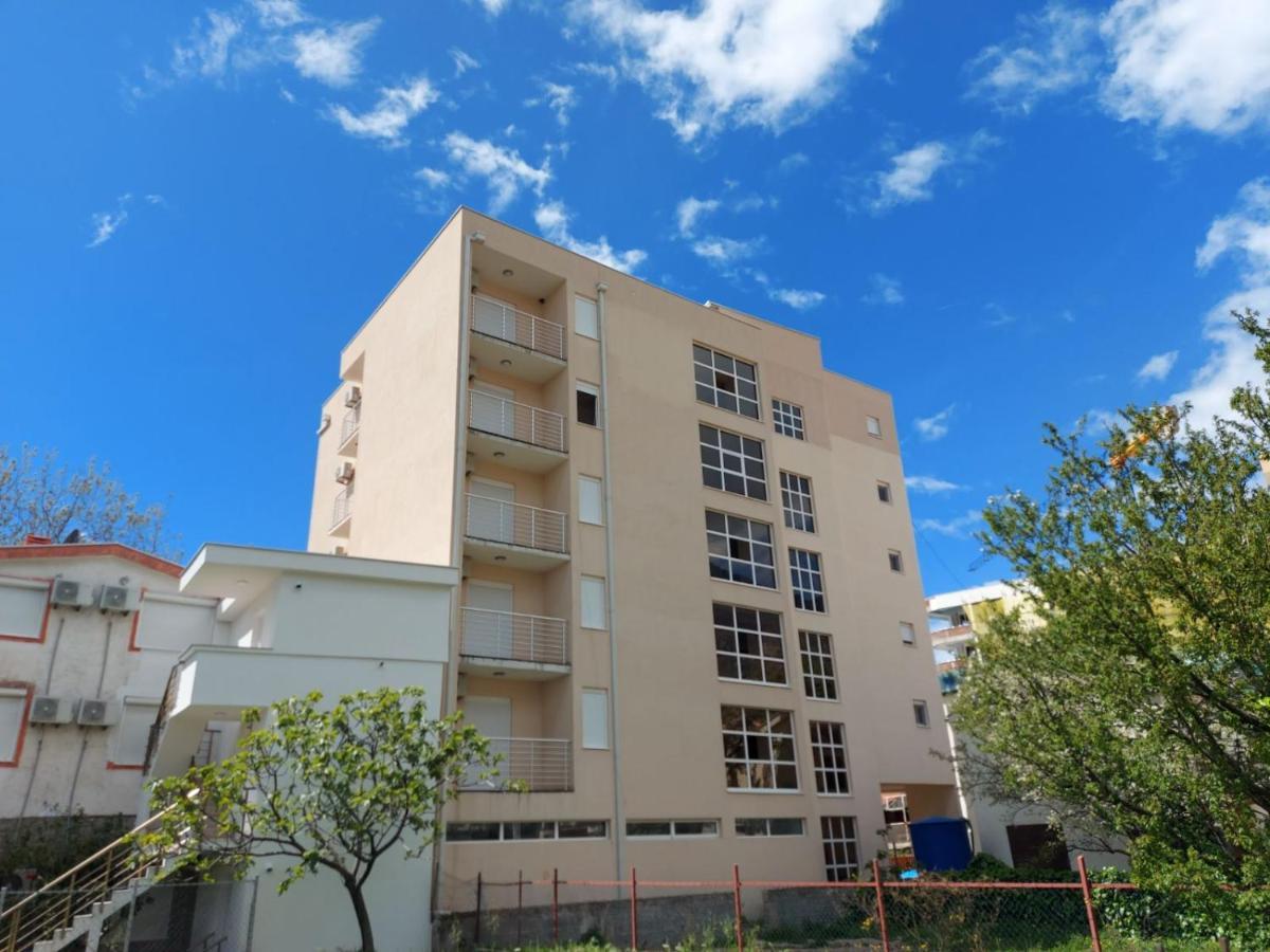 Apartments Добра-Вода Экстерьер фото
