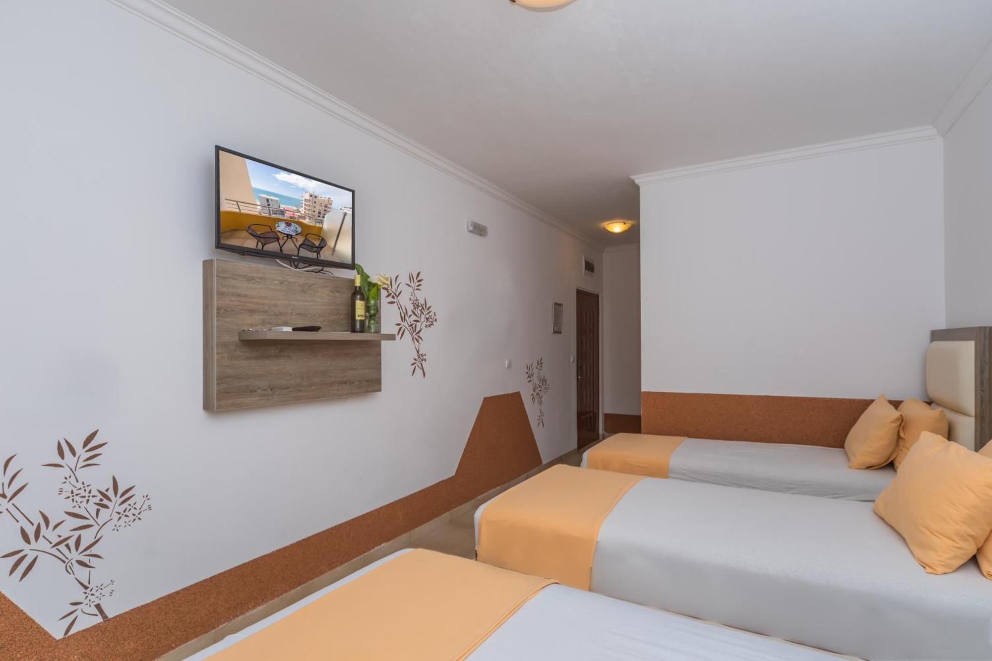 Apartments Добра-Вода Номер фото