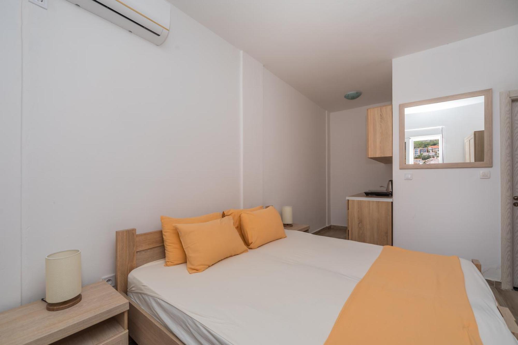 Apartments Добра-Вода Номер фото